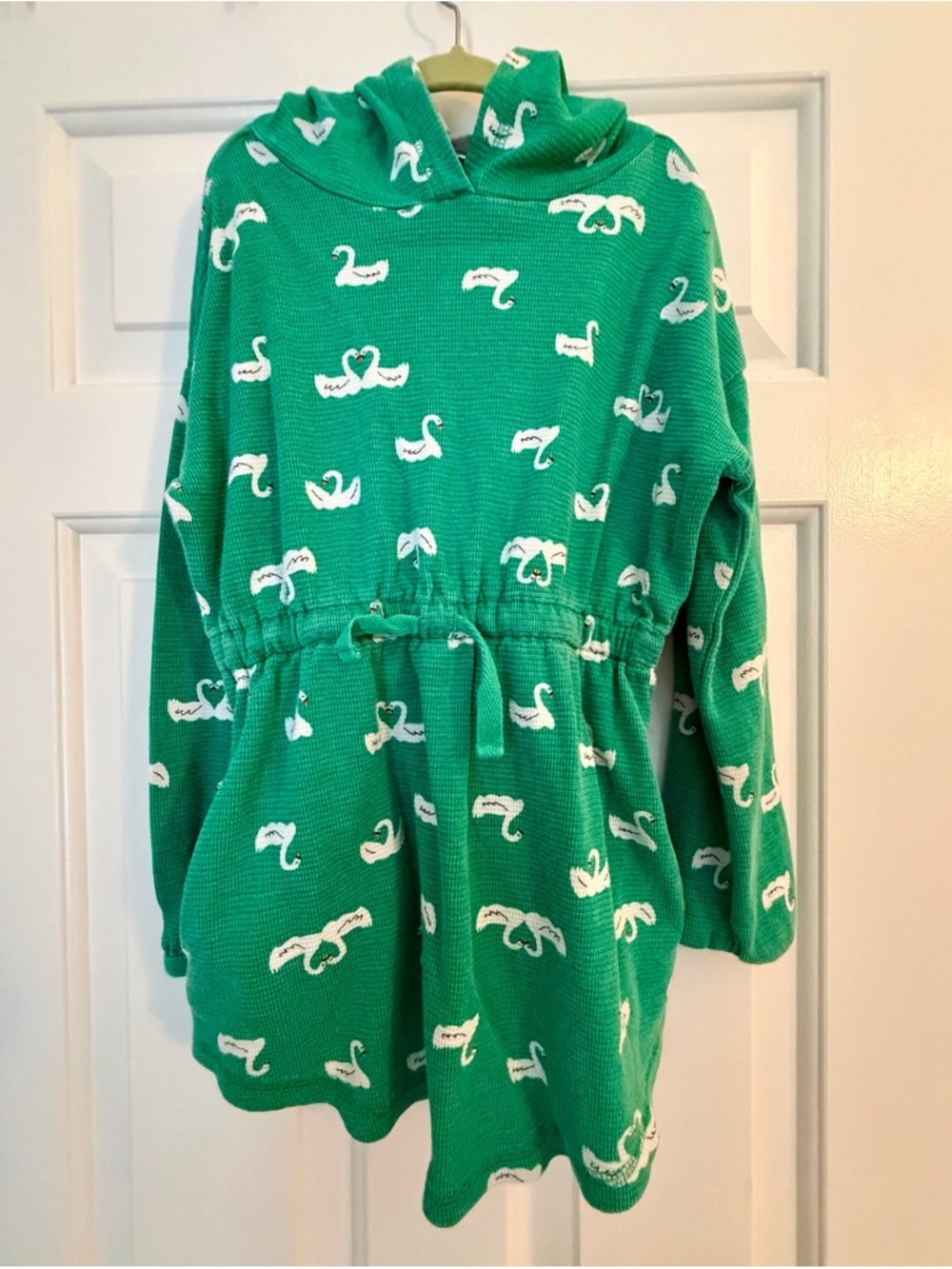 Hanna Andersson Green Hooded Knit Dress with White Swan Motif